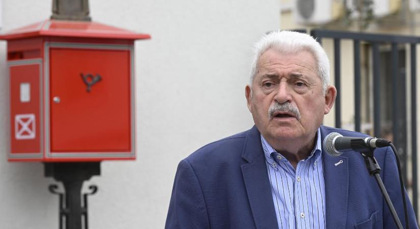 Most az Ügyfélkapun küldött adóemeléssel és háborúval riogató üzenetet a nyugdíjasoknak az Orbán-kormány