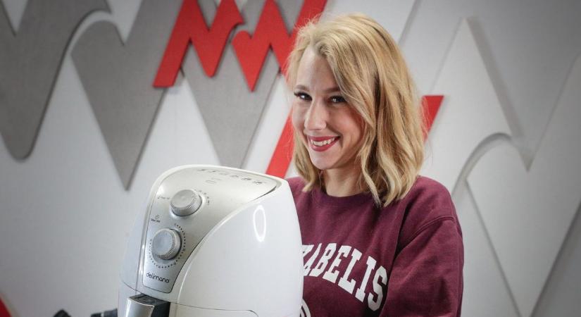 Adventi kalendárium 2025: airfryert és bejglit kapott egy hatgyermekes család