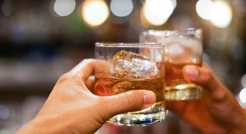 Rossz hírt kaptak a whiskey-rajongók: hosszú leállást jelentett be a Jim Beam