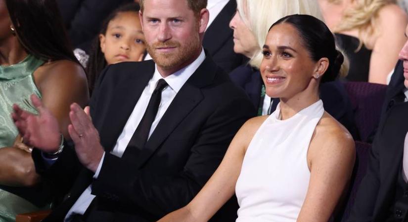 Harry és Meghan családi képénél szebbet ma nem látsz: Archie és Lilibet nőnek, mint a gomba