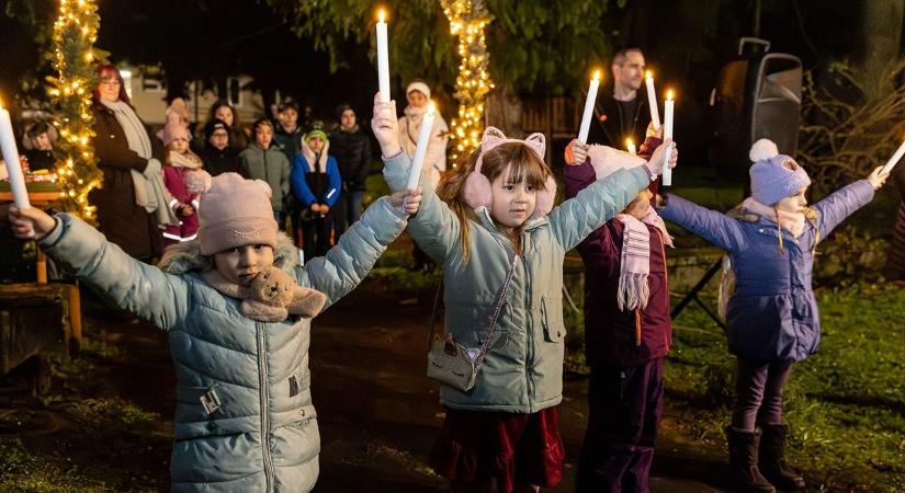 Ünnepi díszben a zalai település - így zajlott a meghitt találkozás advent 4. vasárnapján (képgaléria)