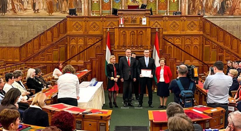 Véradóbarát munkahely kitüntetést kapott a Pannon Víz Zrt.