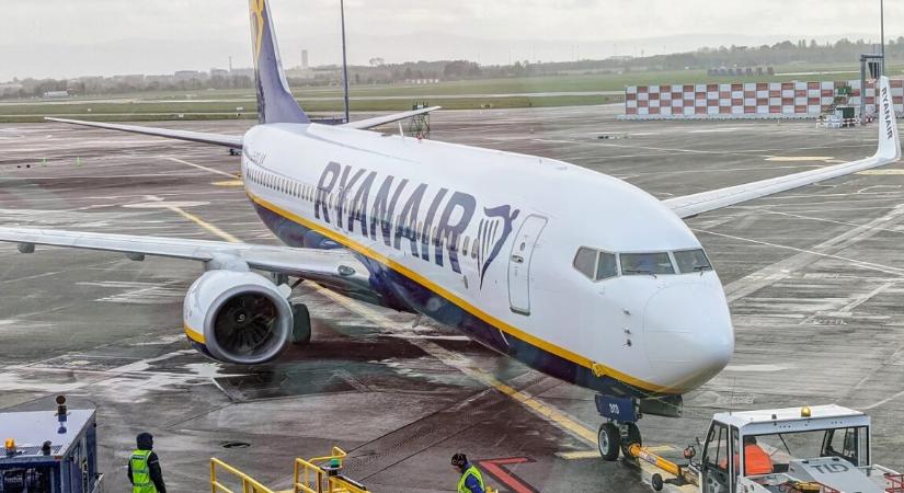 Megdöbbentő incidens történt a repülőtéren – üzemanyag-szállítónak ütközött egy Ryanair-gép