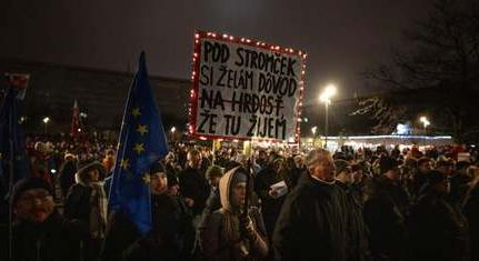 Benes-dekrétumok: Orbán Viktor nagyon elfoglalt, nem ér rá, a felvidéki magyarokat az RMDSZ képviseli Brüsszelben