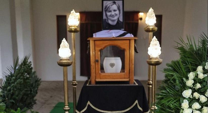 Szülőfalujában vettek végső búcsút Csajbókné Németh Erzsébettől, a Fradi-család is elköszönt a klasszistól