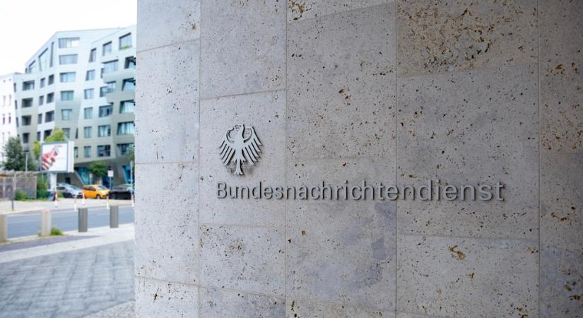 Szintet lépett az őrület: rossz emléket idéző haditörvény készül