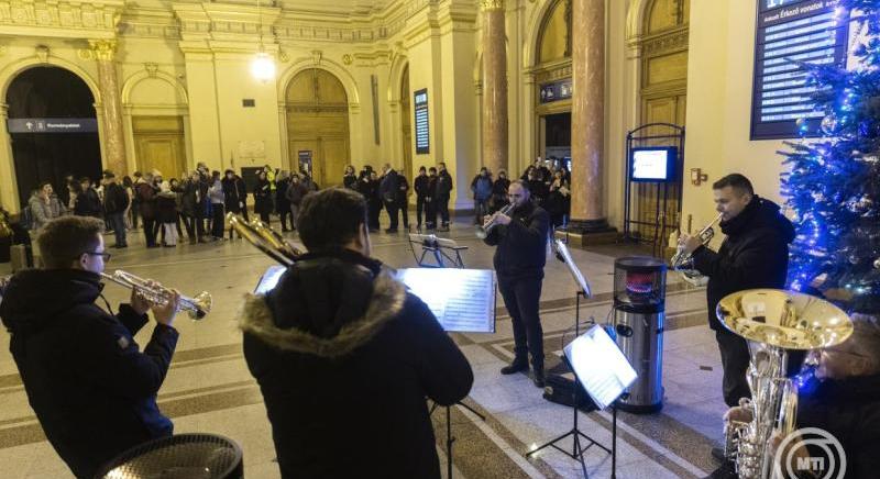 Hankó Balázs: „Jövőre heti rendszerességgel lesznek kulturális rendezvények a legfontosabb közlekedési csomópontokon”