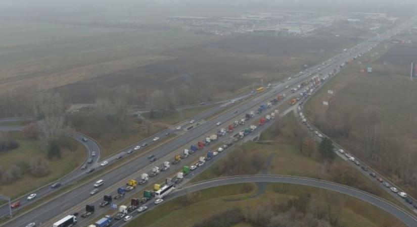 Kamionos demonstráció bénítja Budapestet