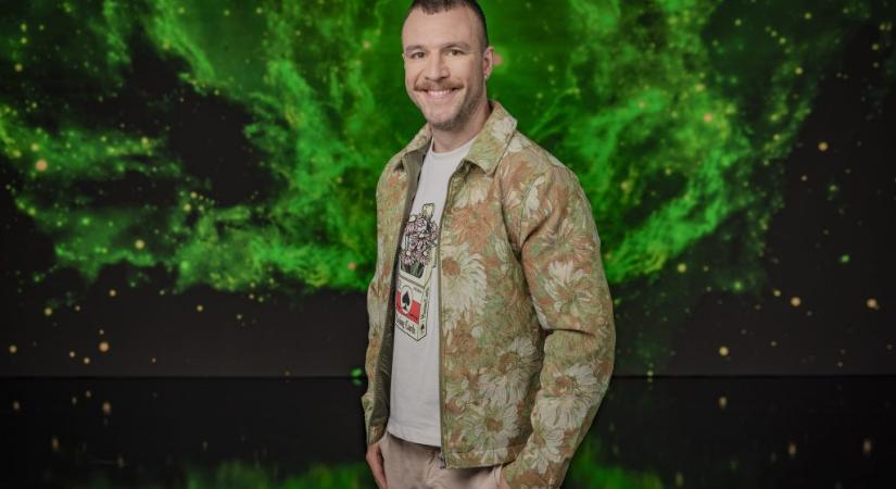 „Verda átadva!” – Molnár Áron közös fotót posztolt a fiatallal, akinek odaajándékozta az autóját