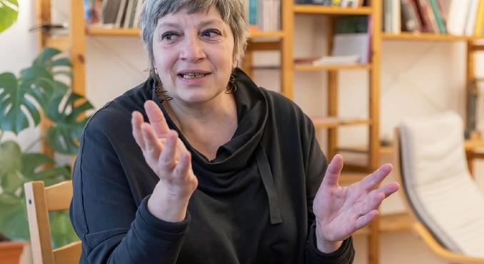 „Egyik pillanatról a másikra kizuhanni” – Törley Katalin története három évvel a kirúgása után