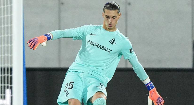 Olasz és német klubok is szemet vetettek a Barcelona fiatal magyar kapusára