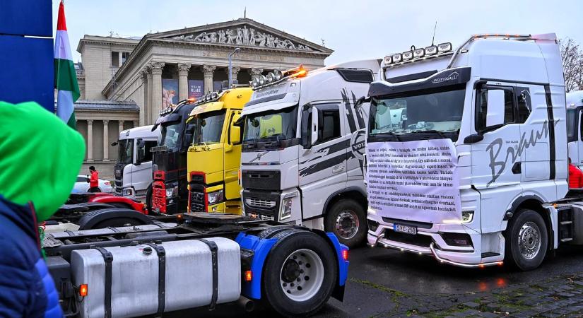 Orosz Tibor, a kamionos tüntetés szervezője a HVG-nek: „Ha megegyezés született volna, nem lenne itt ennyi kamion”