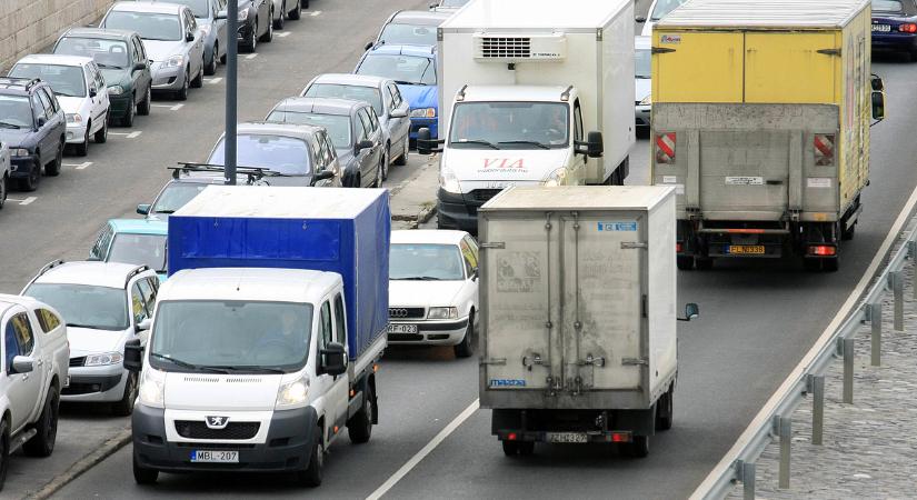 Magyar Péter: Kiállunk a fuvarozók mellett, elfogadhatatlan a brutális díjemelés