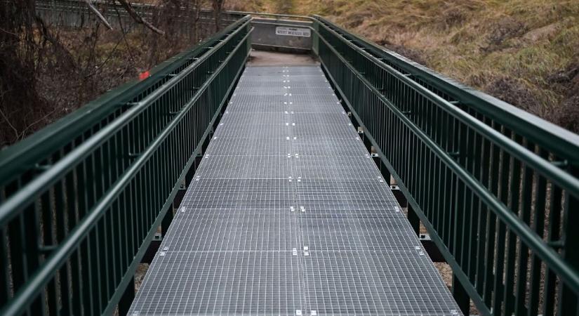 Elkészült a híd, már lehet rajta közlekedni Egerben