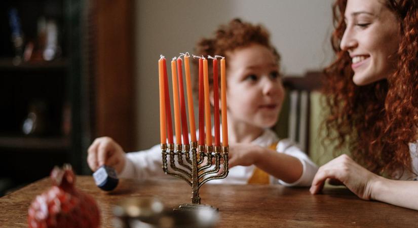 Dupla családi pótlék decemberben – mutatjuk, mikor érkezik