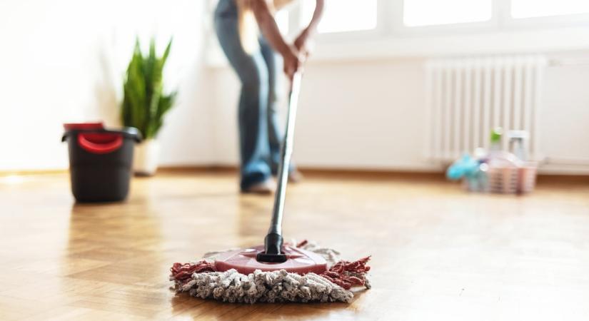 Milyen gyakran kell felmosni a padlót? Szakértői tippek a tökéletes tisztasághoz