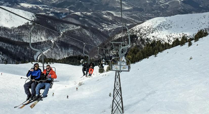Ennél szerencsétlenebb halálos baleset ritkán történik sípályán
