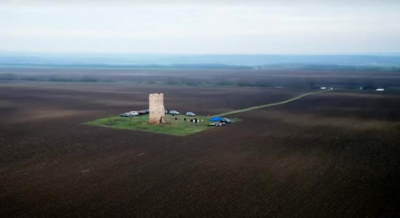 Rejtélyes harang kondul meg az ádándi puszta közepén