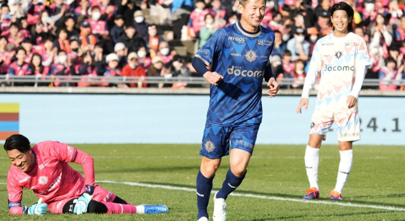 „King Kazu” nem áll meg: 58 évesen csapatot vált a legidősebb profi futballista