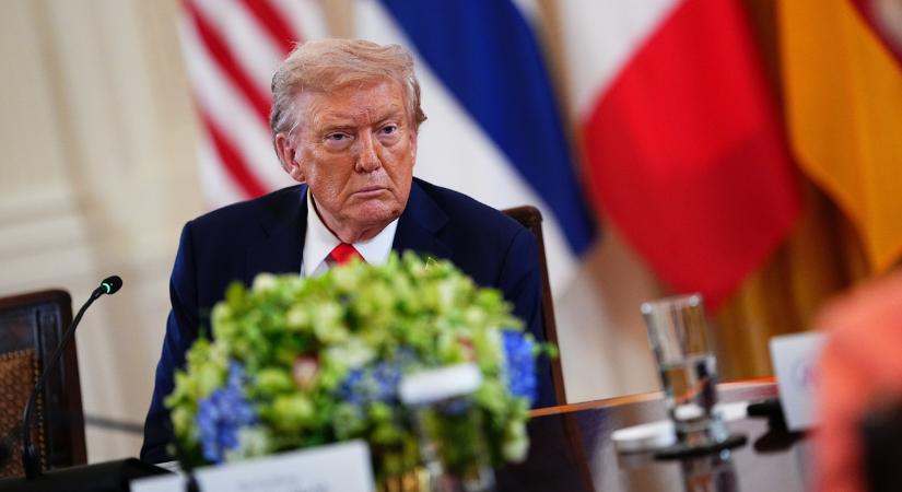 Donald Trump tucatjával hívta vissza az amerikai diplomatákat