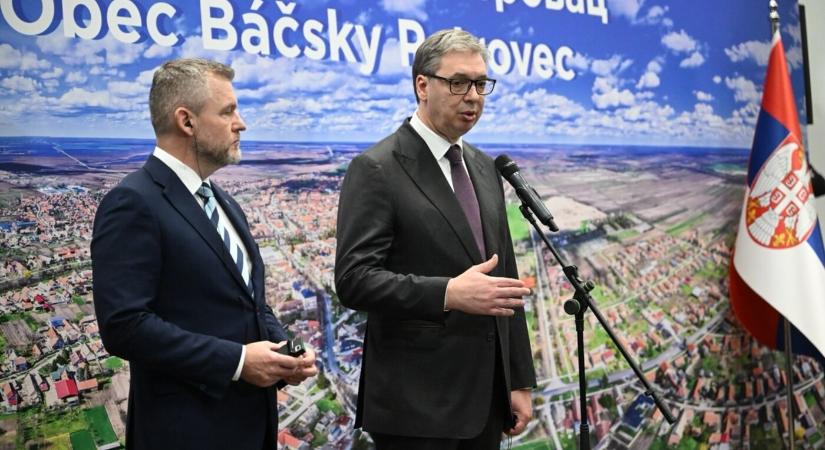 Pellegrini szívélyes találkozón van túl Vučićcsal – helyi szlovákok egy csoportja nem örült ennek
