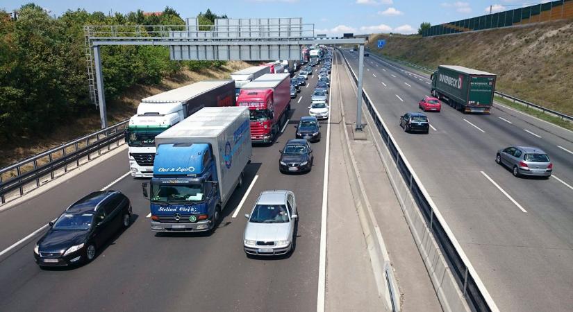 Sokan értetlenül kérdezik, miért tüntet ma pár száz kamionos az autópályákon és Budapesten