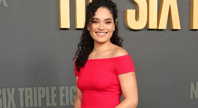 Brittany O'Grady dekoltázsáról képtelenség levenni a szemet – mutatjuk a képeket