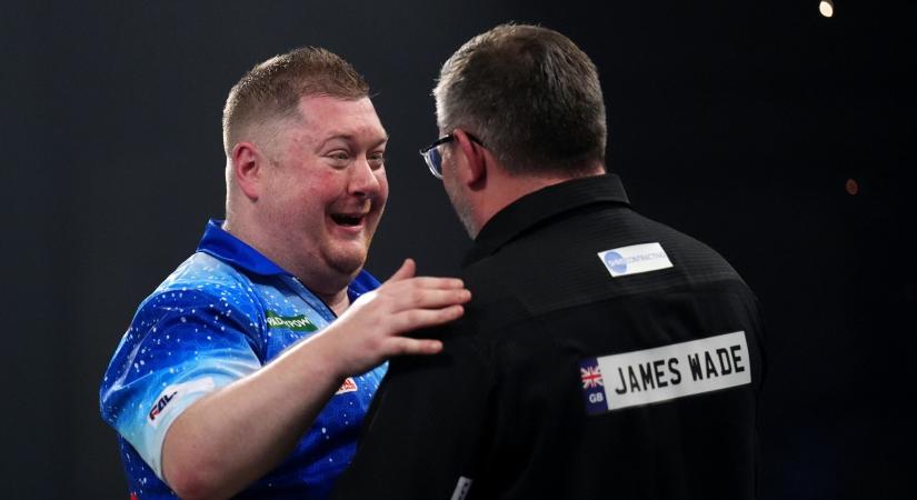Evans és Wade csatája minden várakozást felülmúlt a darts-vb-n