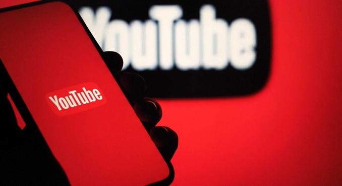 NMHH kutatás: egy nap több mint két és fél órát töltünk a YouTube-on