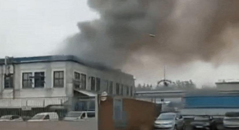 Hatalmas robbanás történt egy lyoni vegyi üzemben, többen megsérültek