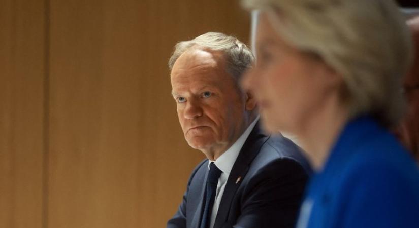 Repedezik Tusk hatalma: már egy bírósági határozat is „kripto-diktatúraként” említi Lengyelországot