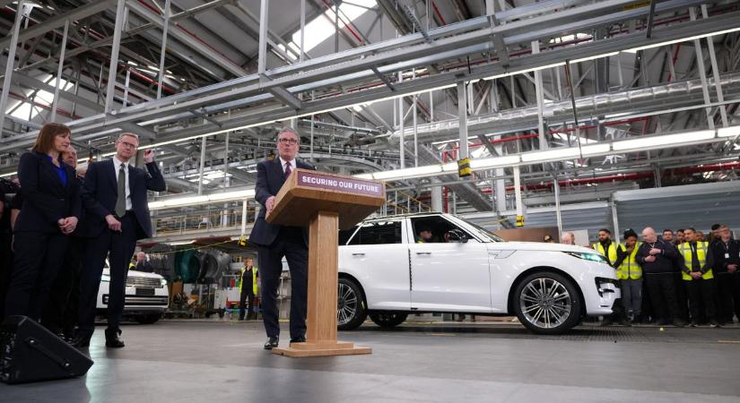 Itt a vége: befejezte a benzines autók gyártását Európa egyik legnagyobb járműgyártója, mostantól csak elektromos lesz – legördült az utolsó autó