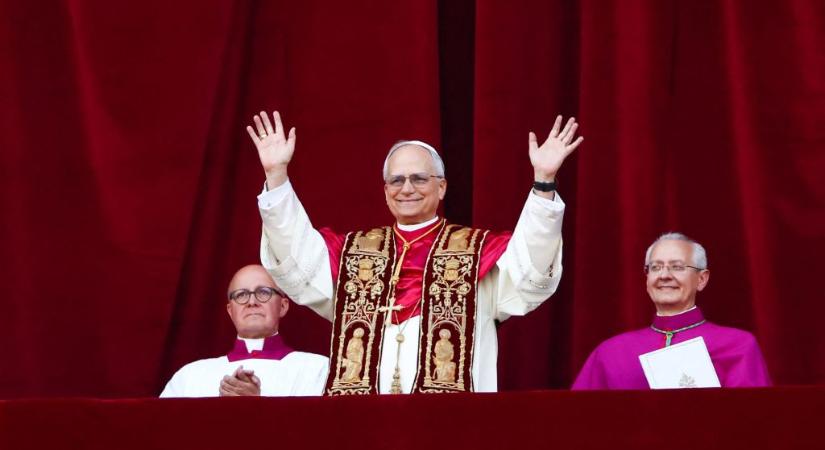 Felkerült a Vogue magazin legjobban öltözött emberek listájára Leó pápa