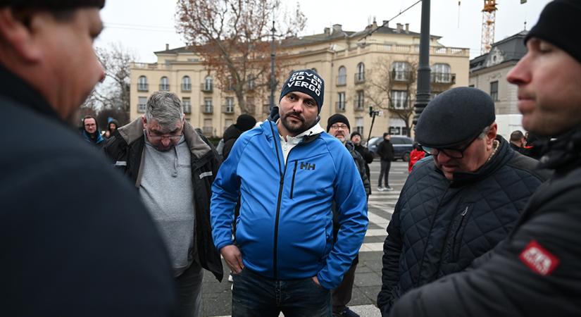 A kormány megállapodott a fuvarozókkal, töredékük cirkuszolt hétfőn