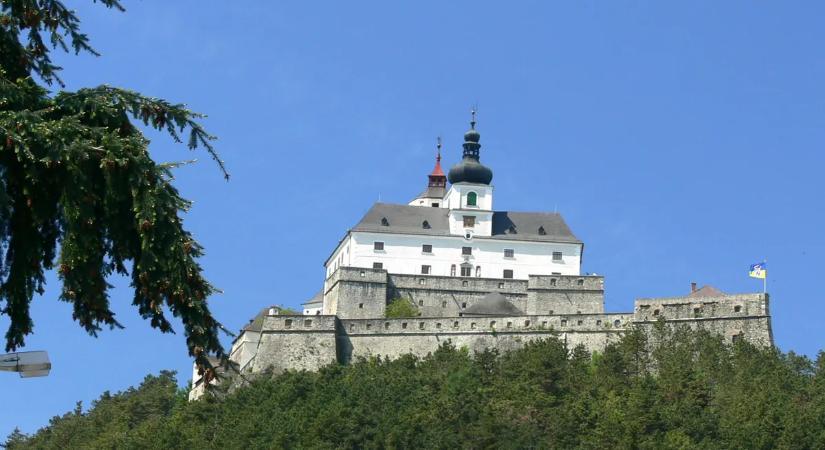 Hátborzongató időutazás a fraknói várban – Az Esterházyak kincseskamrája még ma is őriz titkokat