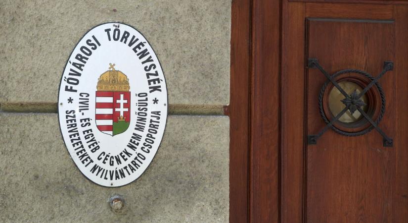 Magyar Péter mindent elkövet, hogy ne beszélhessenek az emberek a magyar politikatörténet egyik legnagyobb botrányáról