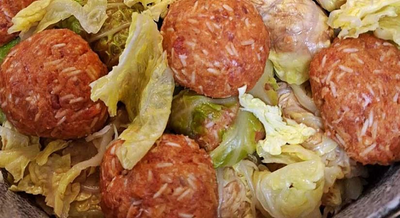 Ez a káposztás húsgombóc recept titokban hódít – aki egyszer megfőzi, hetente kéri a család