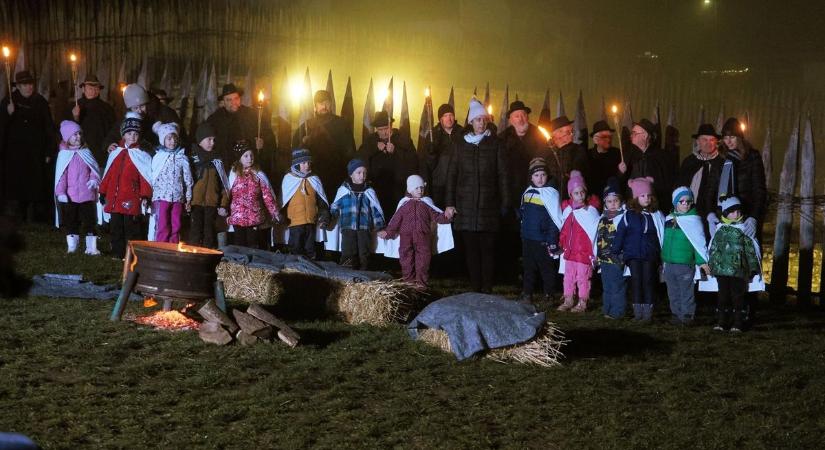 Idén is nagy sikert aratott a nagyvázsonyi élő betlehem ( galéria, videó)