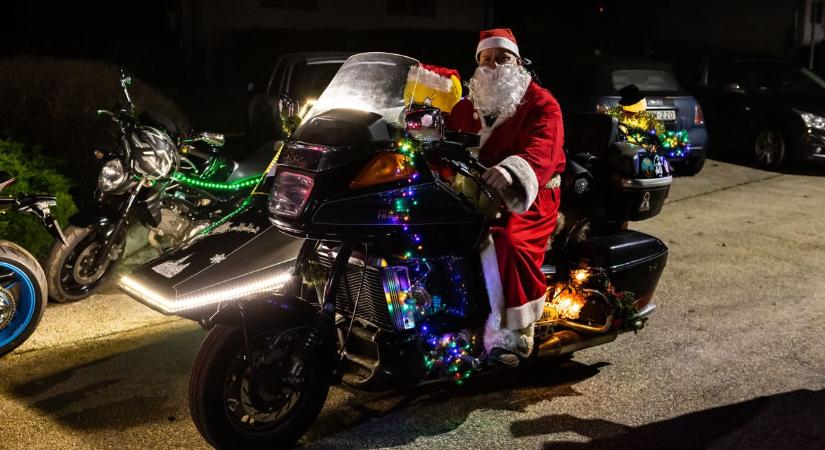 Fotókon a gyermelyi jótékonysági fénymotoros és fénytraktoros felvonulás