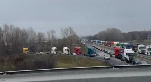 Egyelőre hazamennek a kamionosok, de visszajönnek, ha nem tetszik a minisztérium reakciója
