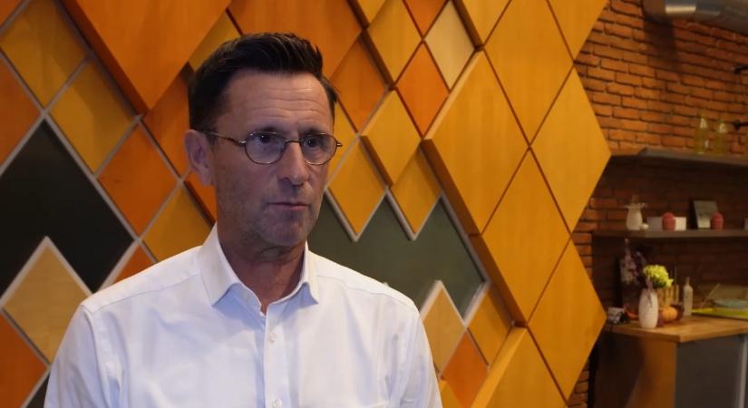 Cápa a halászlé fölött – így tölti az ünnepeket Lakatos István