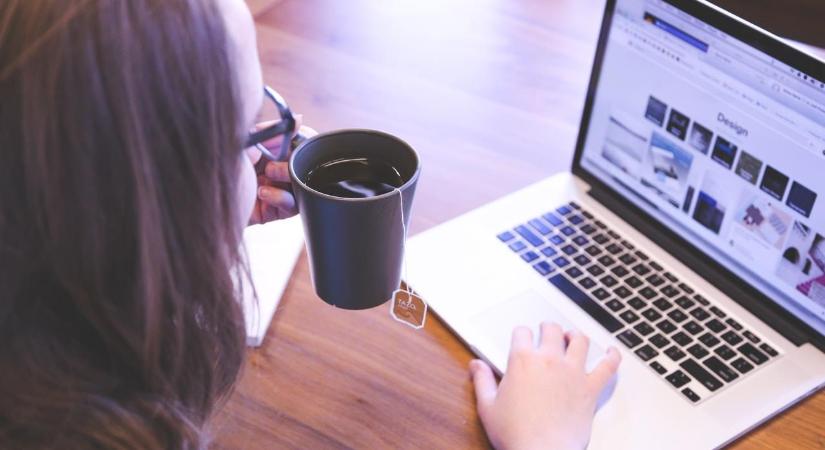 Nem a kanapéról, hanem az irodából: Ebéd után töltjük fel az önéletrajzot, uzsonnaidőben mondunk fel fejben