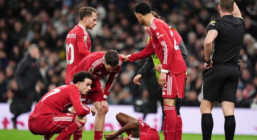 Eltört a Liverpool sztárcsatárának a lába – hónapokra dőlhet ki