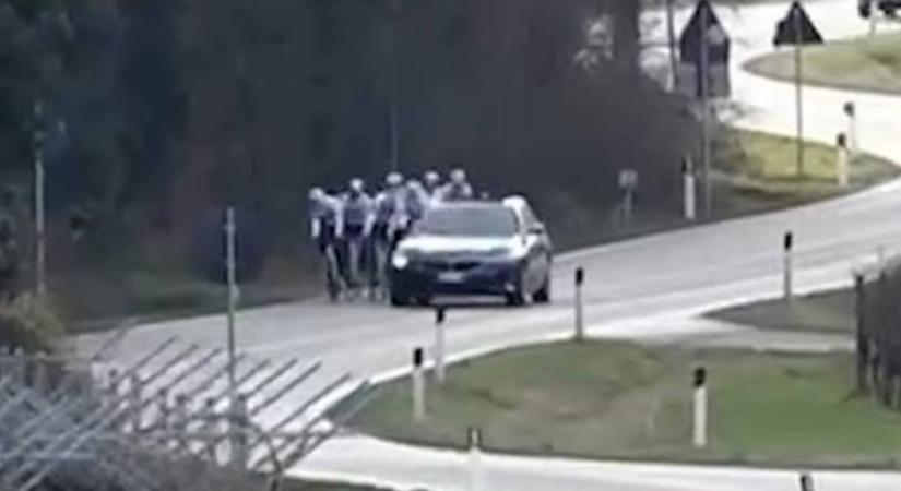 Sikertelen merénylet: közelről lőttek rá az olasz kerékpáros csapatra