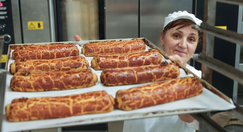 Nincs megállás karácsony előtt: négyszeres tempóra kapcsolt a mórahalmi pékség