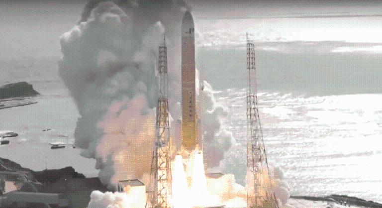 Pillanatokkal a kilövés után fulladt kudarcba a japán H3 rakéta küldetése