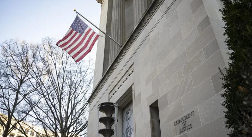 Hirtelen feltűnt, majd eltűnt egy adag Epstein-dokumentum egy, az Igazságügyi Minisztériumhoz köthető honlapon