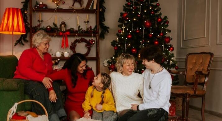 Idén is korábban utal a kormány – 32,9 milliárd forint érkezik karácsony előtt a családokhoz