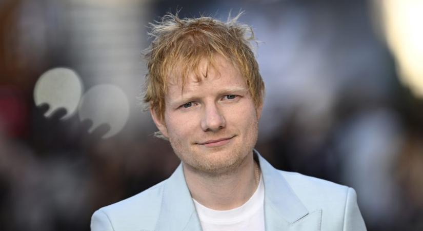 „Sörvedelő, kebabot zabáló dohányos voltam” – Ed Sheeran kigyúrta magát, kockás hassal került címlapra