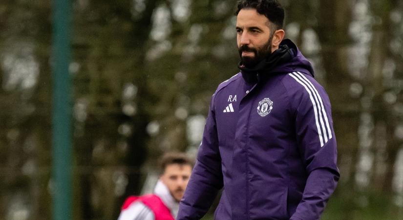 Négy név a listán, világsztárokkal erősítene a Manchester United